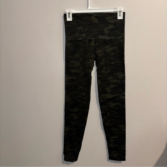 SPANX GREEN CAMO leggings Size L - Picture 3 of 4